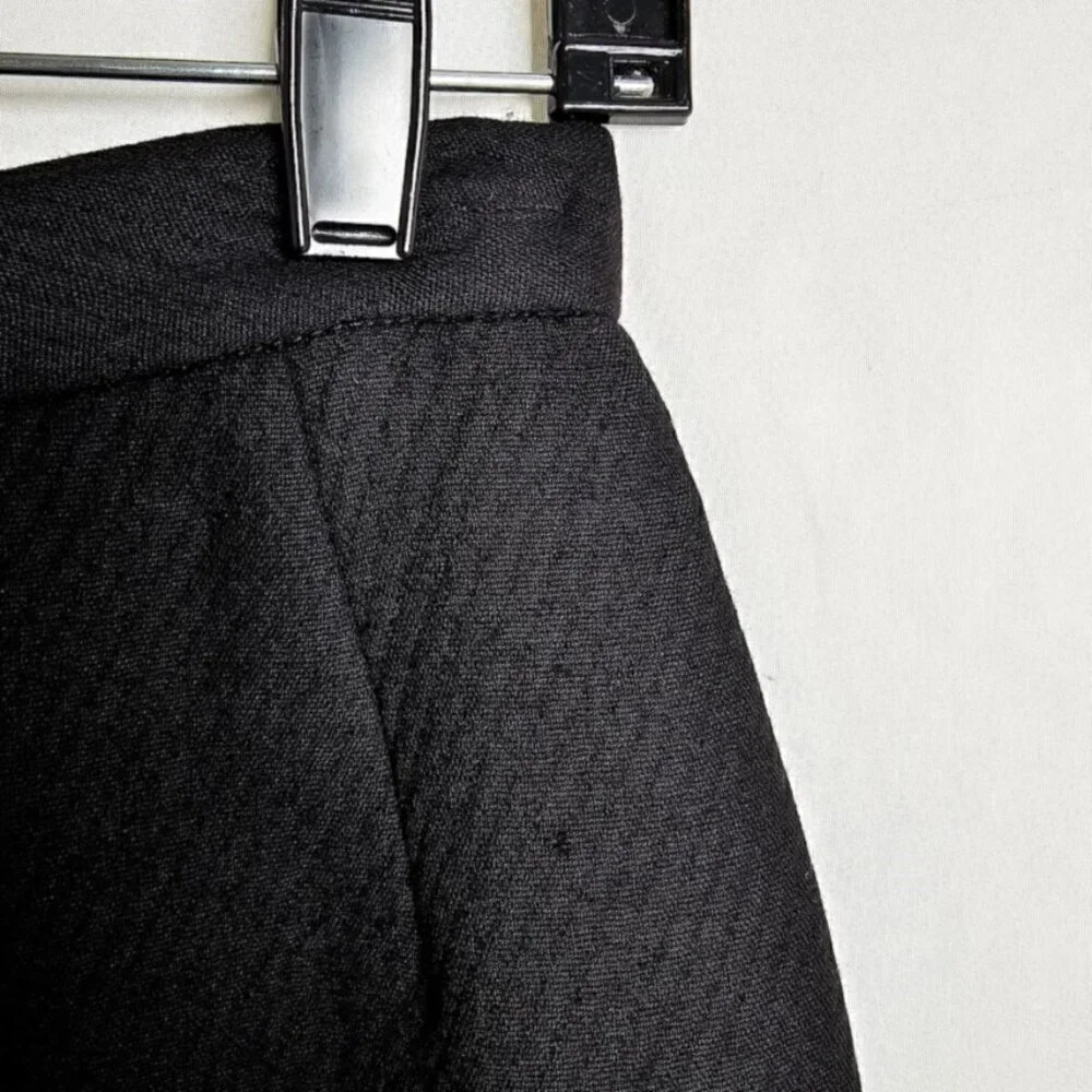 Vintage CALVIN KLEIN 100% Wool Skirt size 6 BLACK Preppy Twee Pencil Straight